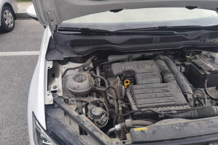 Used Volkswagen Golf Sportsvan 2020 200TSI Automatic C-HR Pure Edition Engine Bay Right
