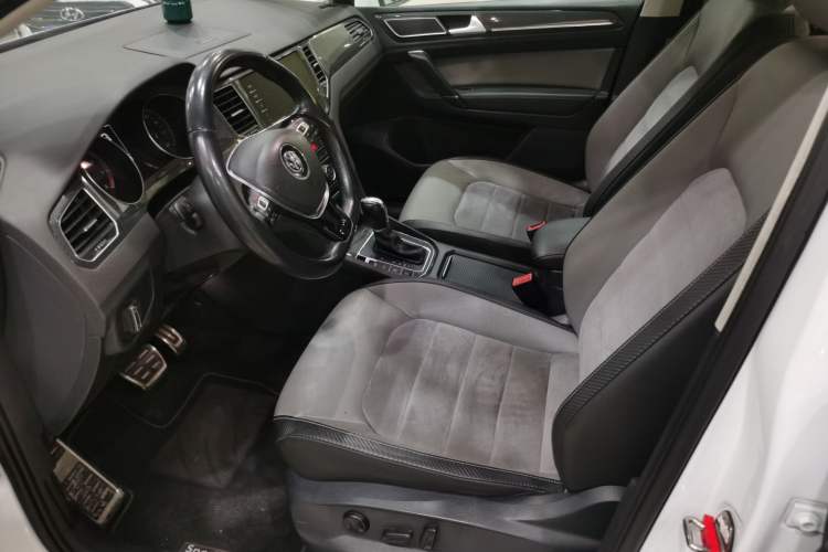 Used Volkswagen Golf Sportsvan 2020 280TSI Automatic Sentinel Edition Left Front Seat