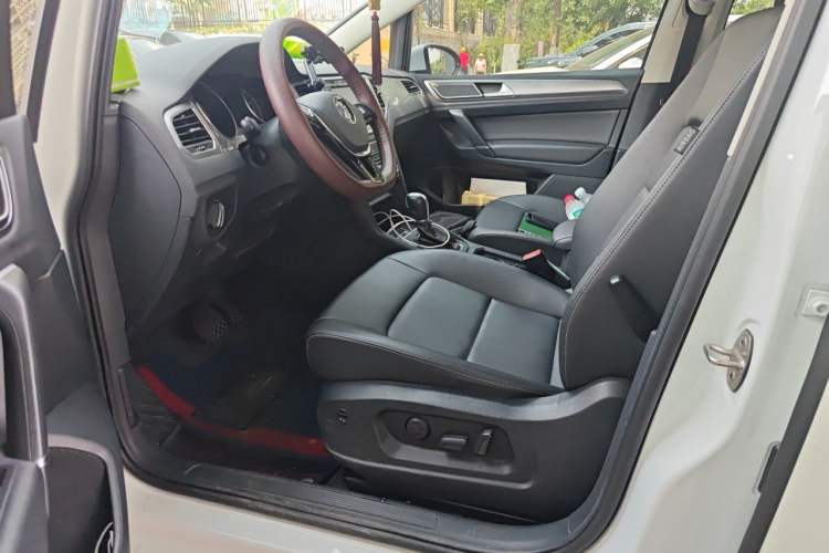 Used Volkswagen Golf Sportsvan 2020 280TSI Automatic Curious Model Left Front Seat