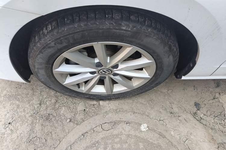 Used Volkswagen Golf Sportsvan 2020 280TSI Automatic Curious Model Left Front Wheel Hub