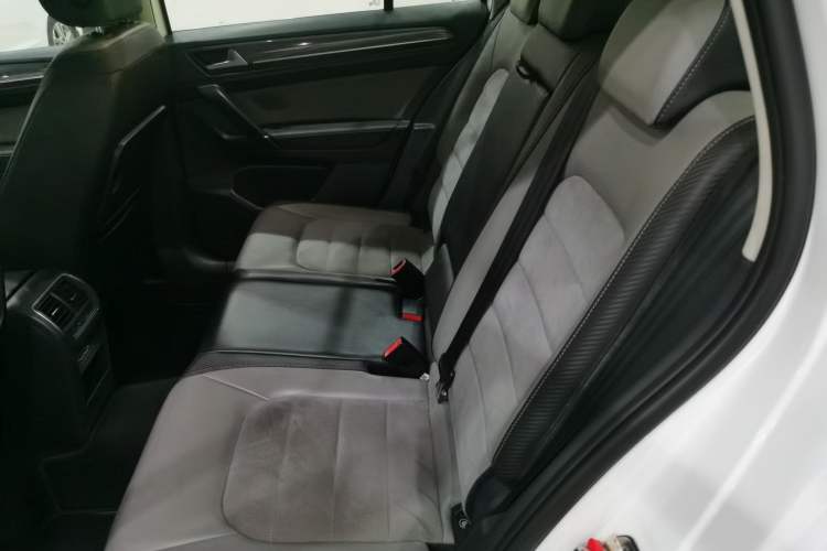 Used Volkswagen Golf Sportsvan 2020 280TSI Automatic Sentinel Edition Left Rear Seat