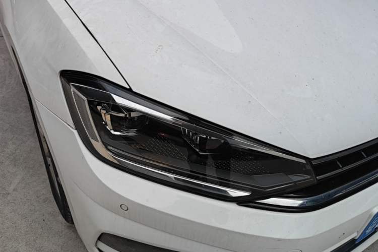Used Volkswagen Golf Sportsvan 2020 280TSI Automatic Curious Model Right Front Headlight