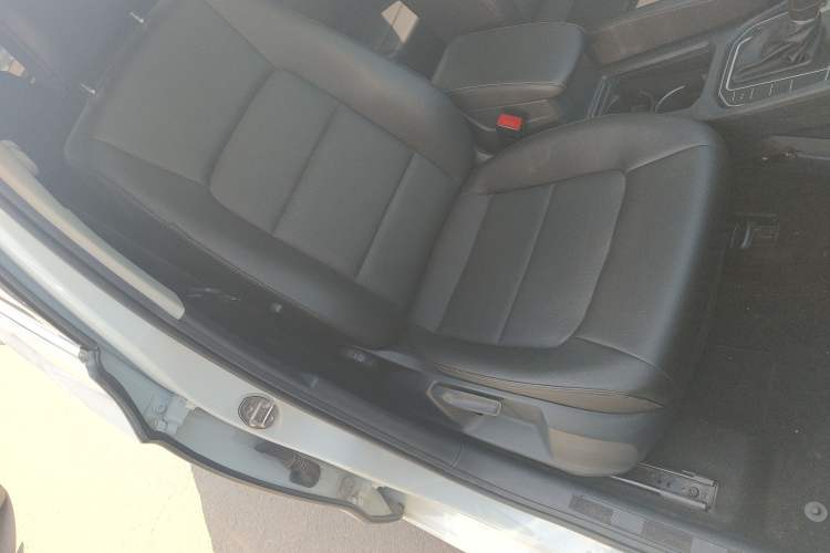 Used Volkswagen Golf Sportsvan 2020 280TSI Automatic Curious Model Right Front Seat