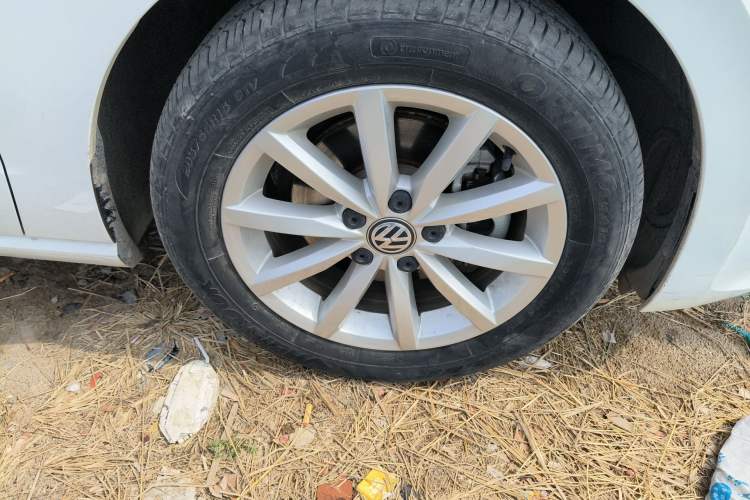 Used Volkswagen Golf Sportsvan 2020 280TSI Automatic Curious Model Right Front Wheel Hub