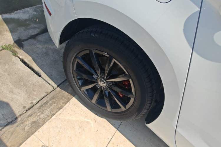 Used Volkswagen Golf Sportsvan 2020 280TSI Automatic Curious Model Right Rear Wheel Hub