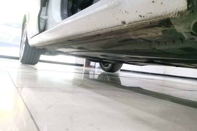 Used Volkswagen Golf Sportsvan 2020 280TSI Automatic Sentinel Edition Right Side Sill