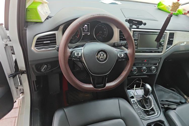 Used Volkswagen Golf Sportsvan 2020 280TSI Automatic Curious Model Steering Wheel