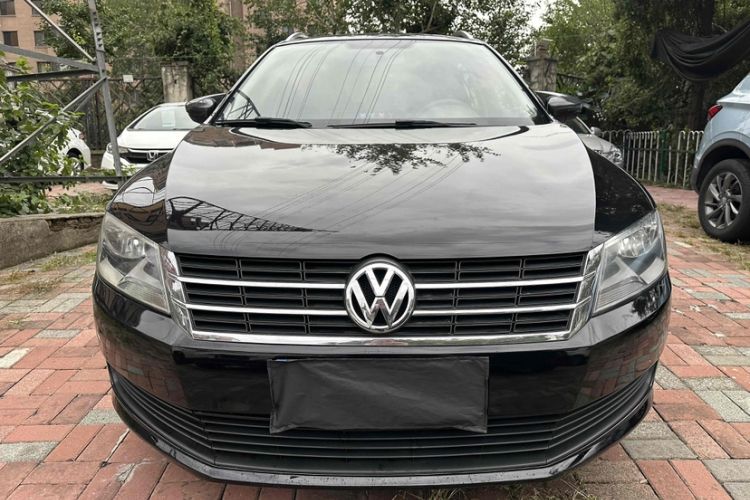 Used Volkswagen Gran Lavida 2013 1.6L Automatic Fashion Model Exterior 1