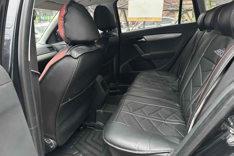 Used Volkswagen Gran Lavida 2013 1.6L Automatic Fashion Model Interior 3
