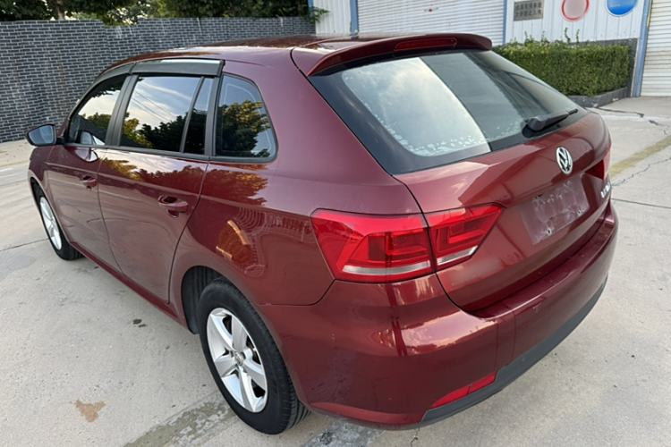 Used Volkswagen Gran Lavida 2013 1.6L Automatic Fashion Model Exterior 4
