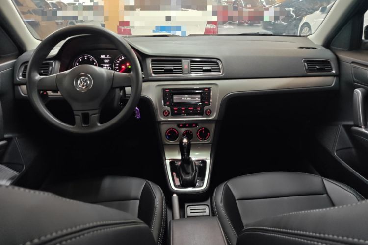 Used Volkswagen Gran Lavida 2013 1.4 TSI Automatic Comfort Model Center Console