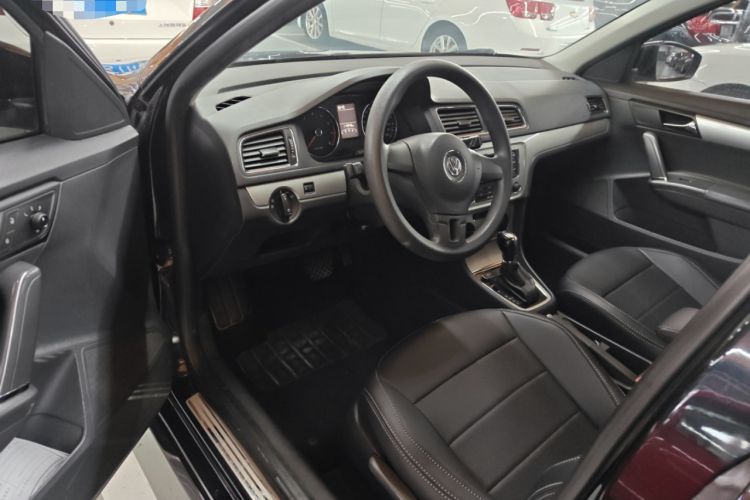 Used Volkswagen Gran Lavida 2013 1.4 TSI Automatic Comfort Model Driver Seat