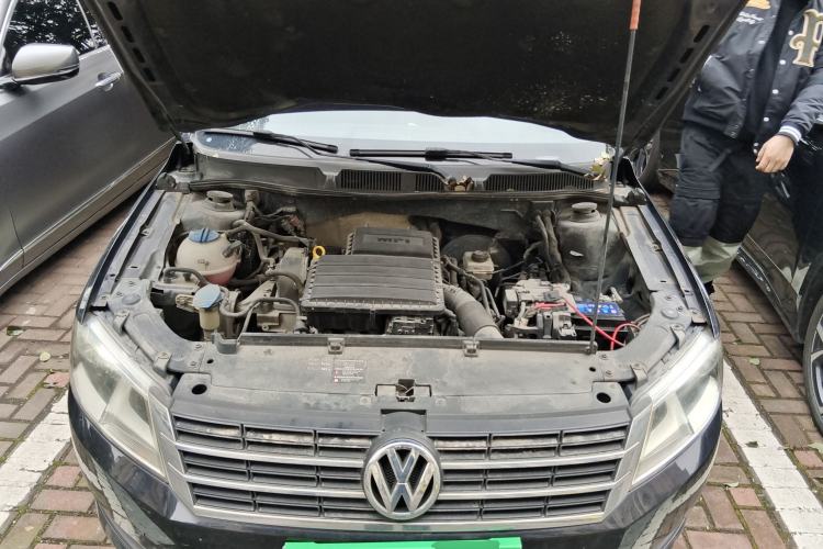 Used Volkswagen Gran Lavida 2013 1.6L Automatic Fashion Model Engine Bay