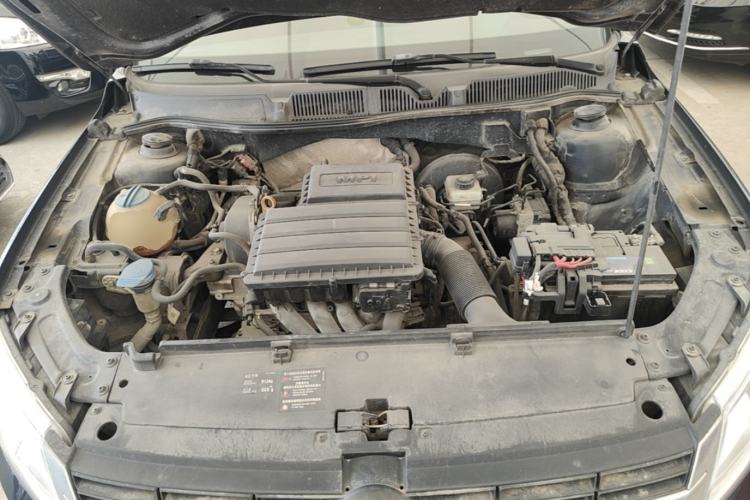 Used Volkswagen Gran Lavida 2013 1.6L Automatic Fashion Model Engine Bay