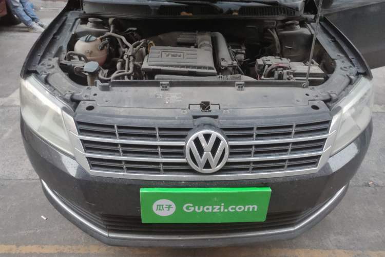 Used Volkswagen Gran Lavida 2013 1.4 TSI Automatic Comfort Model Engine Bay