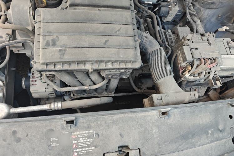 Used Volkswagen Gran Lavida 2013 1.6L Automatic Comfort Model Engine Bay