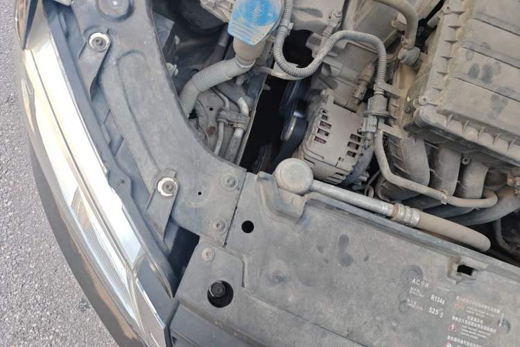 Used Volkswagen Gran Lavida 2013 1.6L Automatic Comfort Model Engine Bay Right