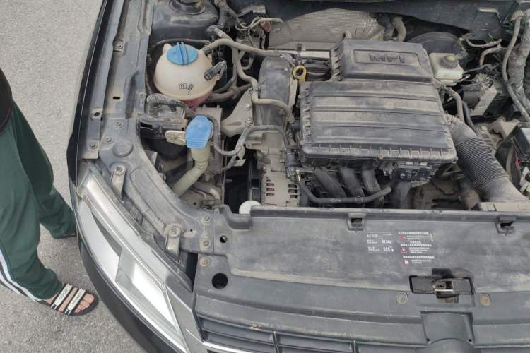 Used Volkswagen Gran Lavida 2013 1.6L Automatic Comfort Model Engine Bay Right