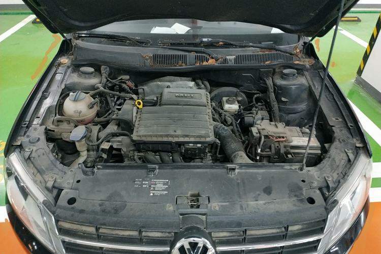Used Volkswagen Gran Lavida 2013 1.6L Automatic Fashion Model Engine Bay