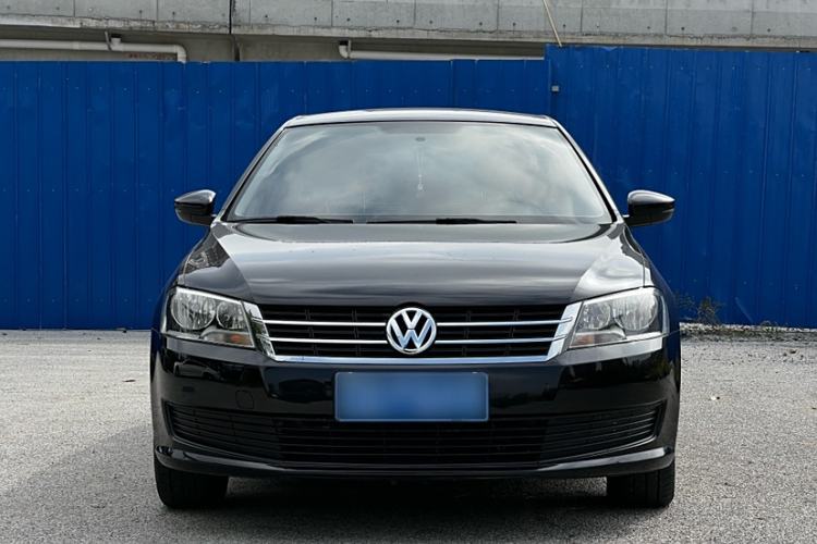 Used Volkswagen Gran Lavida 2013 1.6L Manual Fashion Model Exterior 1