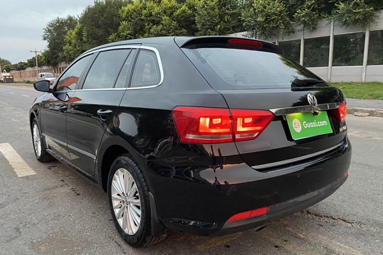 Used Volkswagen Gran Lavida 2013 1.6L Manual Comfort Model Exterior 1