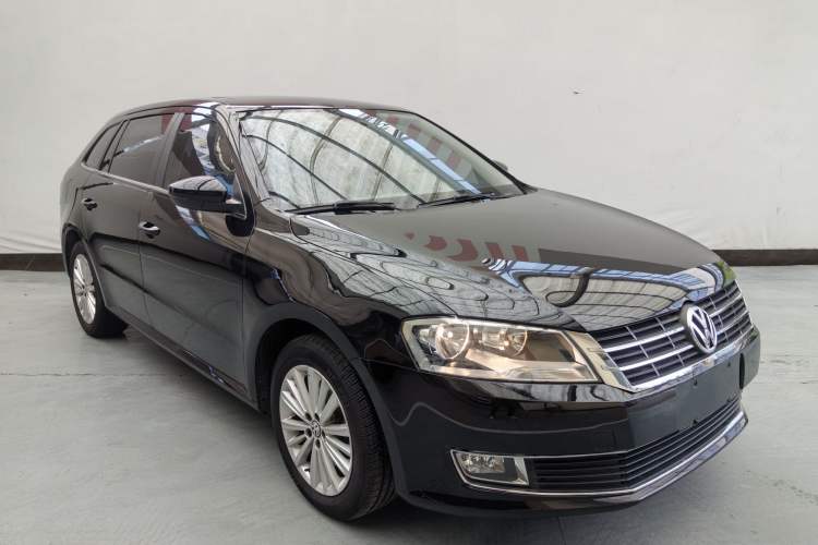 Used Volkswagen Gran Lavida 2013 1.4 TSI Automatic Comfort Model Exterior 1