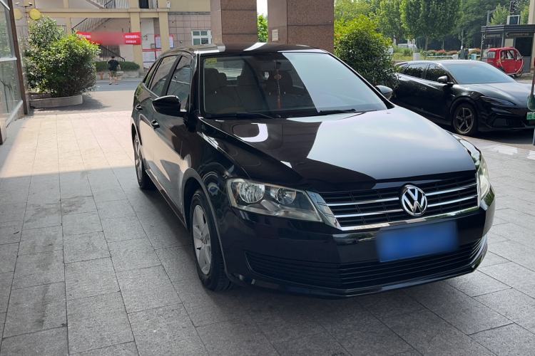 Used Volkswagen Gran Lavida 2013 1.6L Automatic Fashion Model Exterior 2