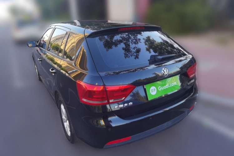 Used Volkswagen Gran Lavida 2013 1.6L Automatic Fashion Model Exterior 3