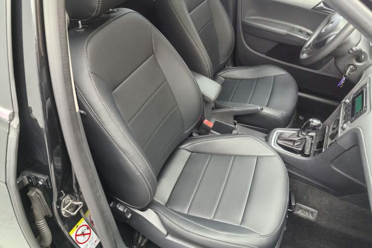 Used Volkswagen Gran Lavida 2013 1.4 TSI Automatic Comfort Model Exterior 4