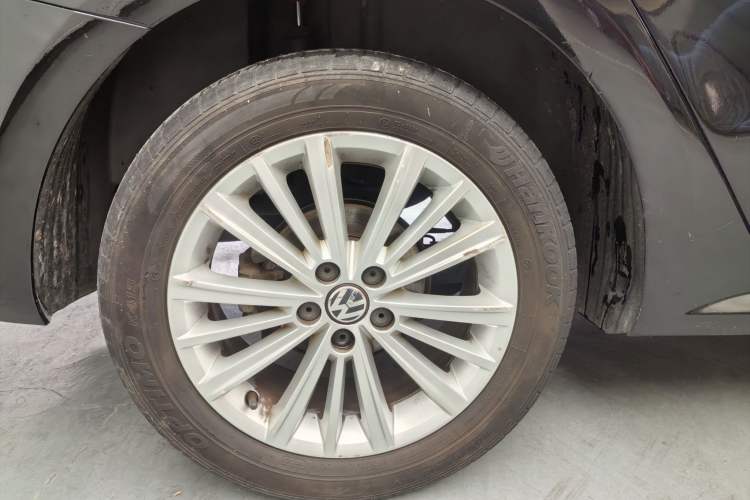 Used Volkswagen Gran Lavida 2013 1.4 TSI Automatic Comfort Model Exterior 5