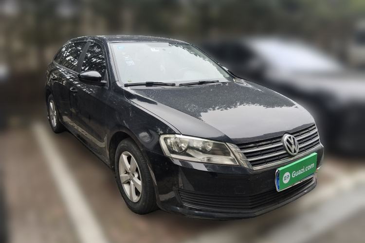 Used Volkswagen Gran Lavida 2013 1.6L Automatic Fashion Model Front Right 45 Deg
