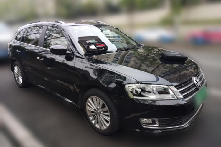 Used Volkswagen Gran Lavida 2013 1.4 TSI Automatic Comfort Model Front Right 45 Deg