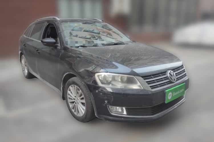 Used Volkswagen Gran Lavida 2013 1.4 TSI Automatic Comfort Model Front Right 45 Deg