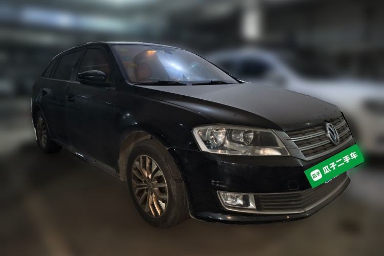 Used Volkswagen Gran Lavida 2013 1.4 TSI Automatic Luxury Model Front Right 45 Deg