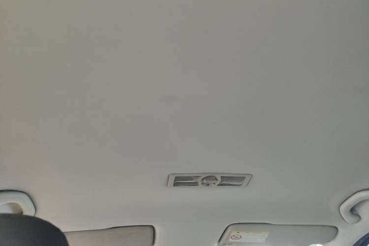 Used Volkswagen Gran Lavida 2013 1.6L Automatic Fashion Model Headliner