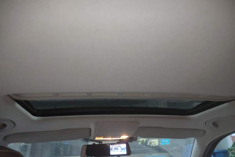 Used Volkswagen Gran Lavida 2013 1.4 TSI Automatic Comfort Model Headliner