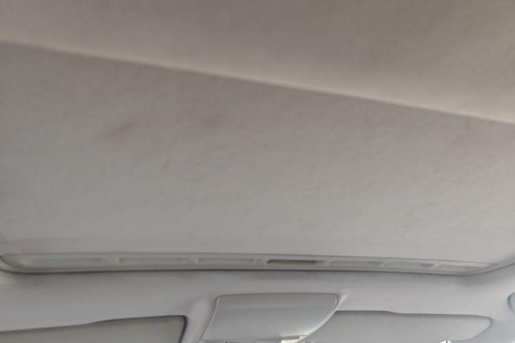 Used Volkswagen Gran Lavida 2013 1.6L Automatic Comfort Model Headliner