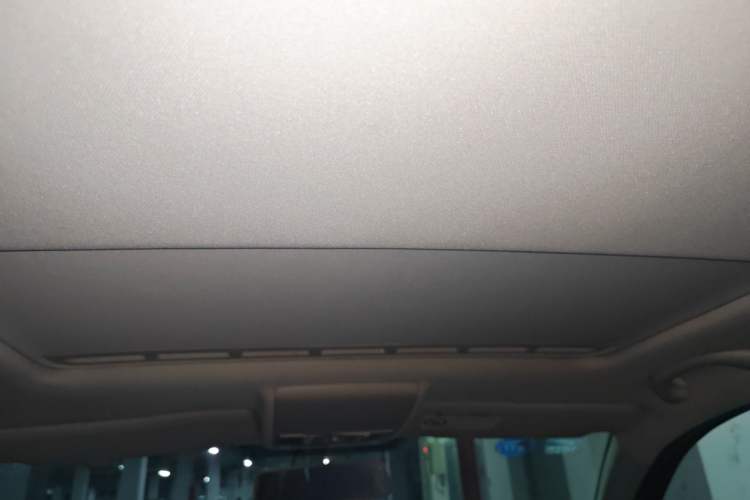 Used Volkswagen Gran Lavida 2013 1.6L Automatic Comfort Model Headliner
