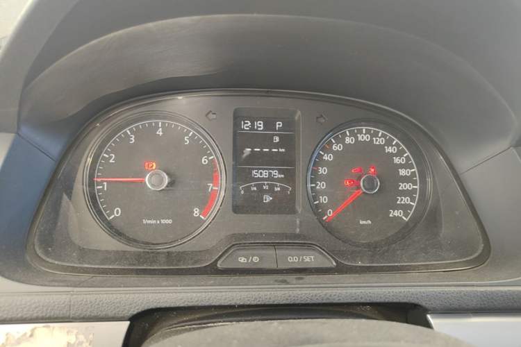 Used Volkswagen Gran Lavida 2013 1.6L Automatic Fashion Model Instrument Cluster
