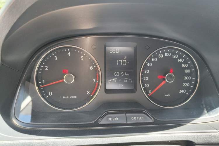 Used Volkswagen Gran Lavida 2013 1.6L Manual Comfort Model Instrument Cluster