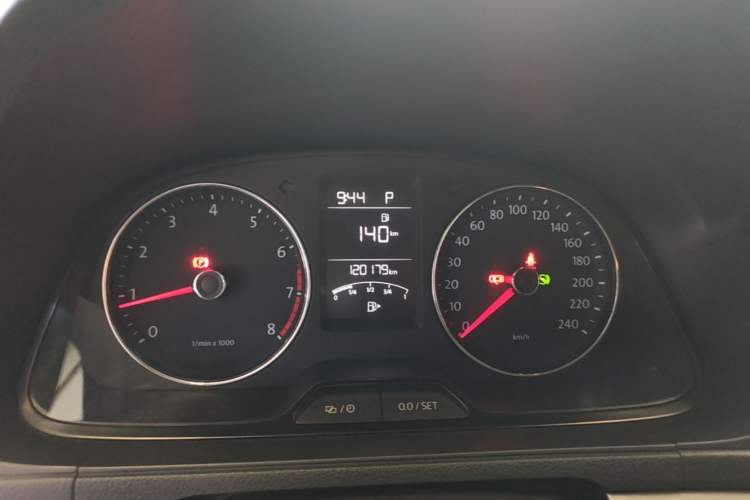 Used Volkswagen Gran Lavida 2013 1.6L Automatic Luxury Model Instrument Cluster
