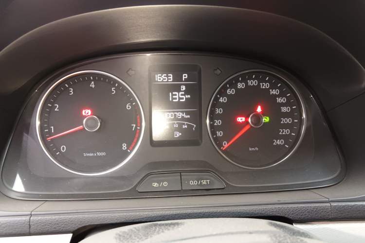 Used Volkswagen Gran Lavida 2013 1.4 TSI Automatic Comfort Model Instrument Cluster