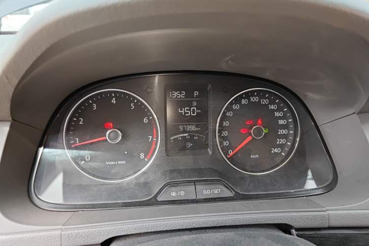 Used Volkswagen Gran Lavida 2013 1.6L Automatic Comfort Model Instrument Cluster