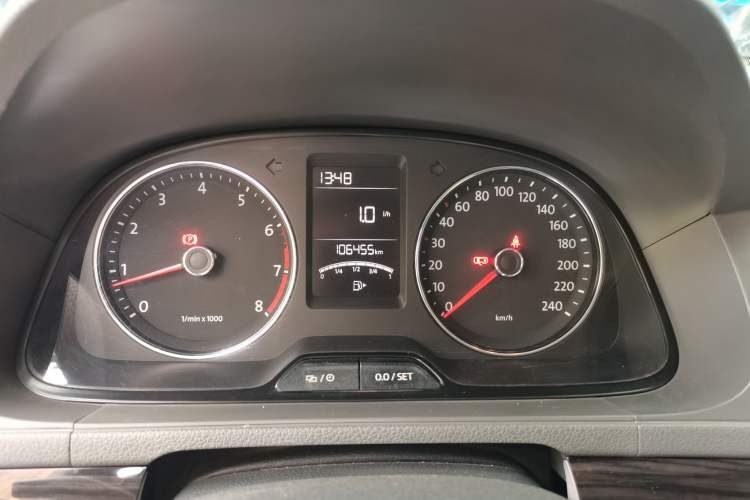 Used Volkswagen Gran Lavida 2013 1.6L Manual Comfort Model Instrument Cluster
