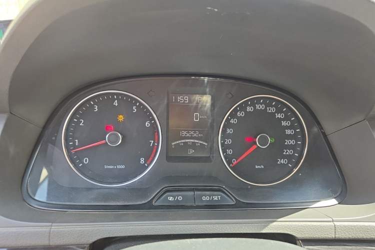 Used Volkswagen Gran Lavida 2013 1.4 TSI Automatic Comfort Model Instrument Cluster