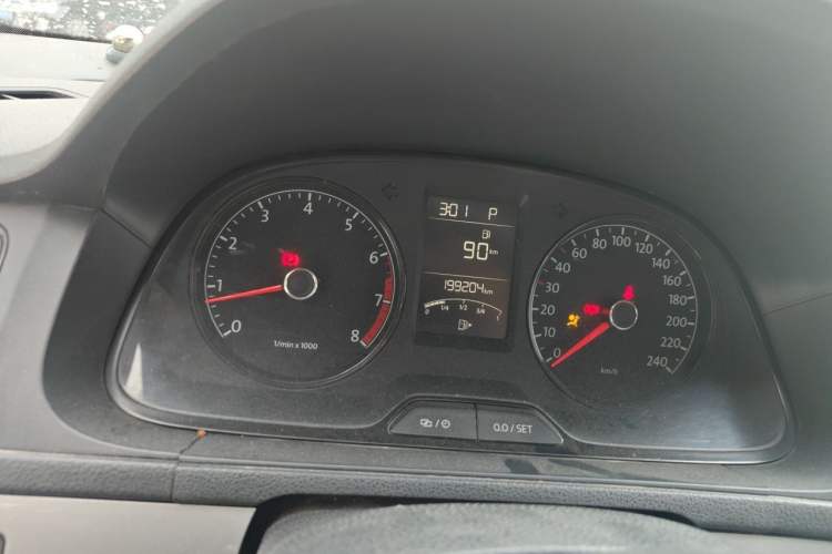 Used Volkswagen Gran Lavida 2013 1.6L Automatic Fashion Model Instrument Cluster