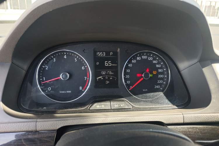 Used Volkswagen Gran Lavida 2013 1.4 TSI Automatic Comfort Model Instrument Cluster