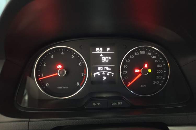 Used Volkswagen Gran Lavida 2013 1.6L Automatic Luxury Model Instrument Cluster