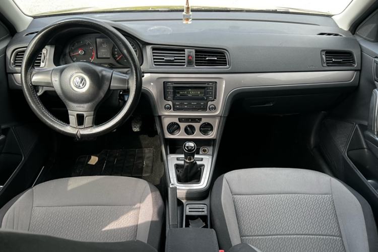 Used Volkswagen Gran Lavida 2013 1.6L Manual Fashion Model Interior 1