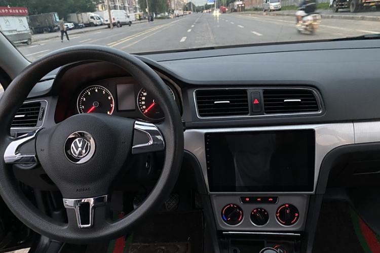 Used Volkswagen Gran Lavida 2013 1.6L Manual Comfort Model Interior 3